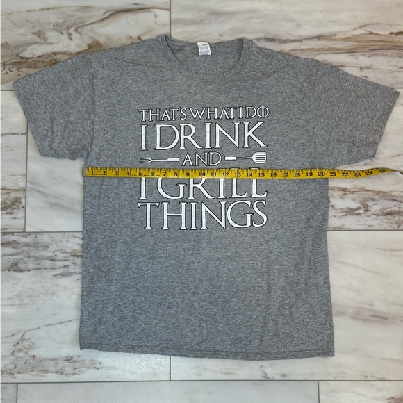 Fruit of the Loom “I Drink and I Grill Things” Graphic Tee - Size L - Picture 5 of 6